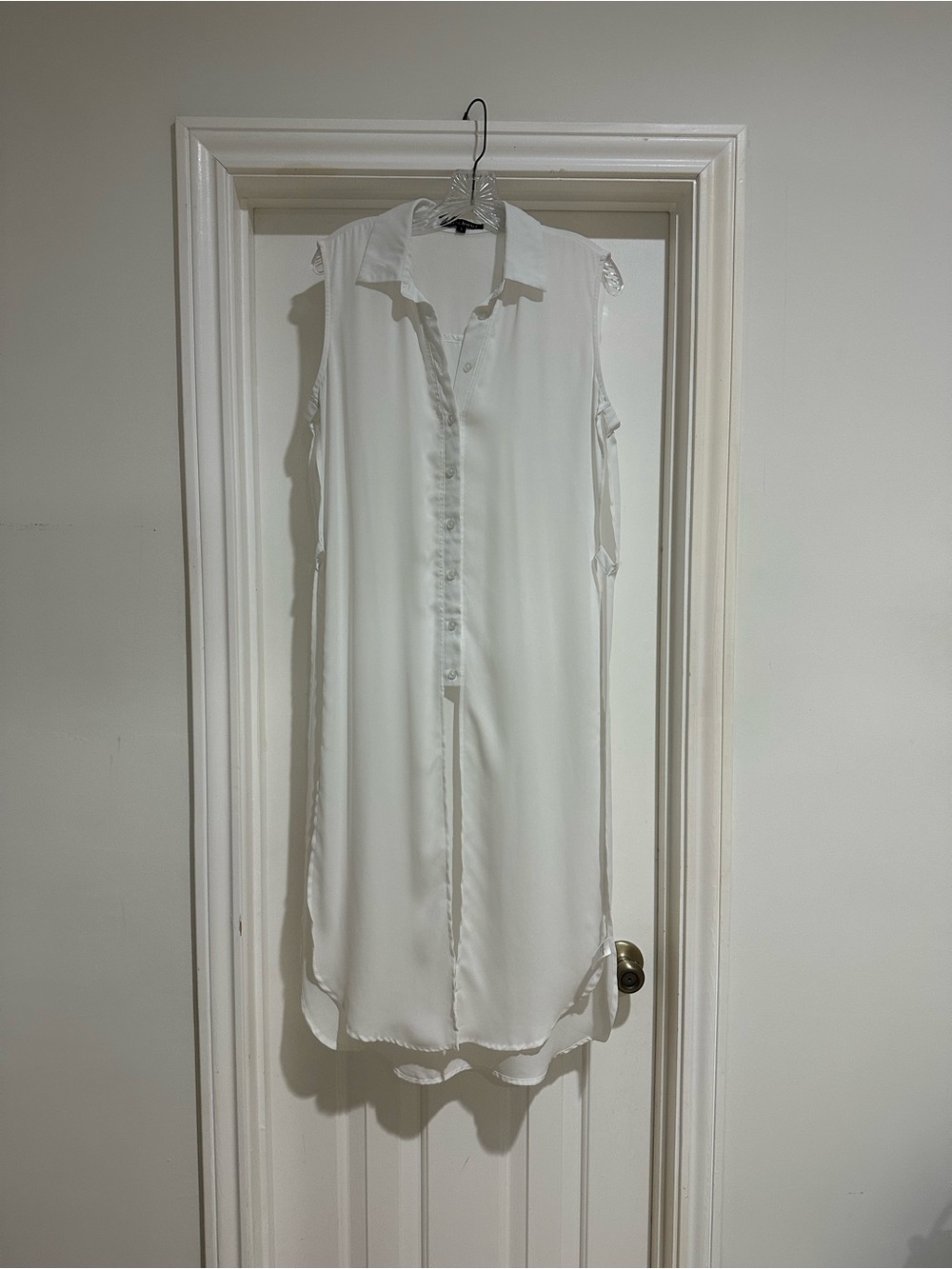 Mechant Sleeveless Long Button-Front Tunic - White